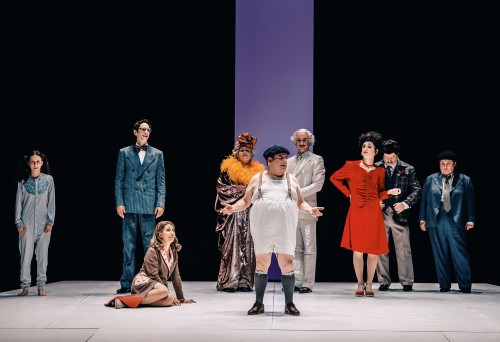 Dal cinema al palcoscenico: “Fantozzi. Una tragedia” arriva al Teatro Carcano di Milano